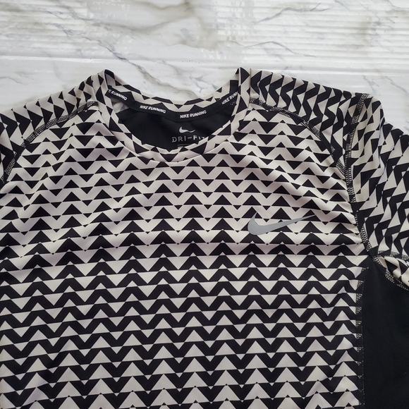 Nike Running DRI-FIT Geometric Pattern T Shirt M - Picture 3 of 6